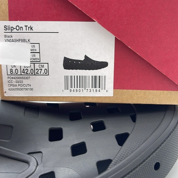 Vans Women’s Slip-On Trk Black
VN0A5HF8BLK
Sneakerss Crocs - Picture 10 of 16